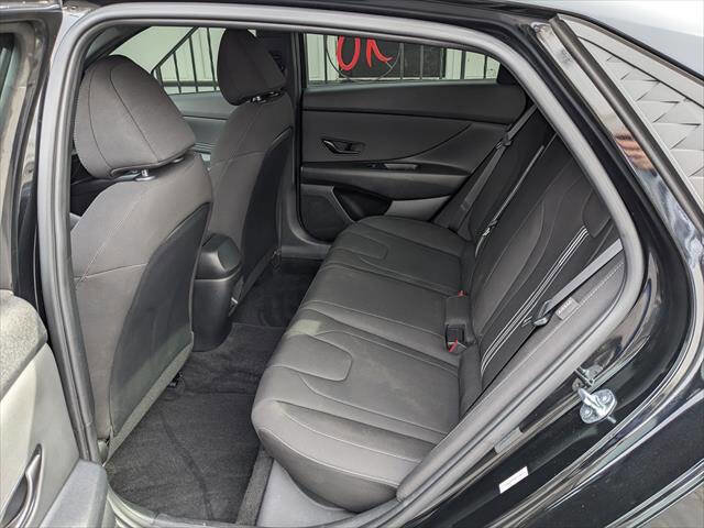 Used 2025 Hyundai Elantra Sport image 11