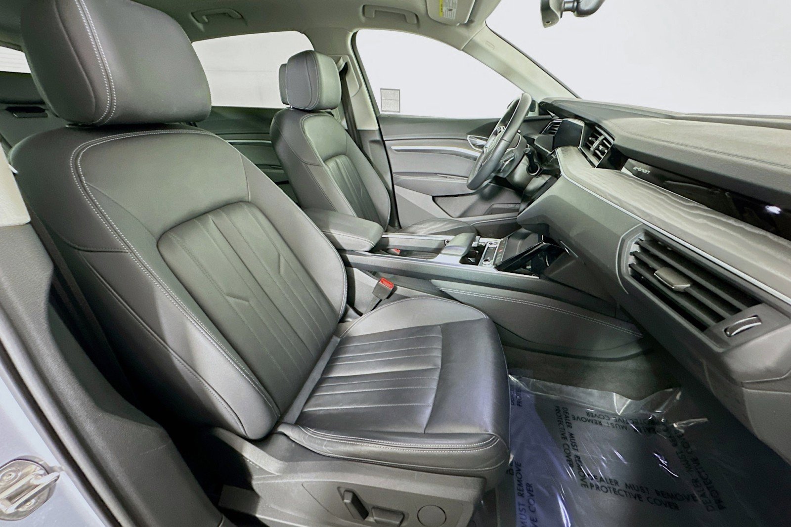 Used 2023 Audi e-tron Premium image 8