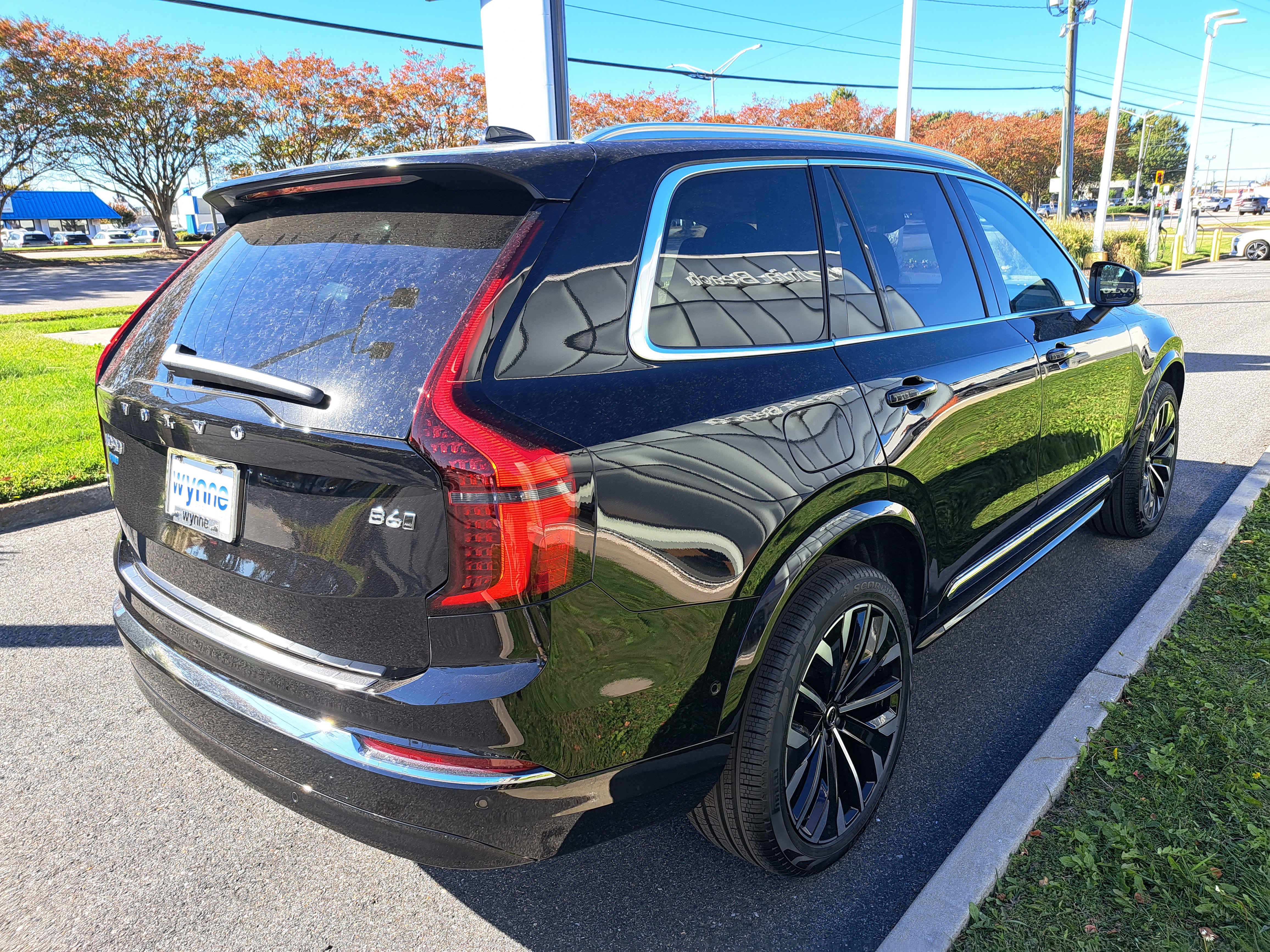 New 2026 Volvo XC90 B6 Plus w/ Protection Package Premier AWD/4WD image 3
