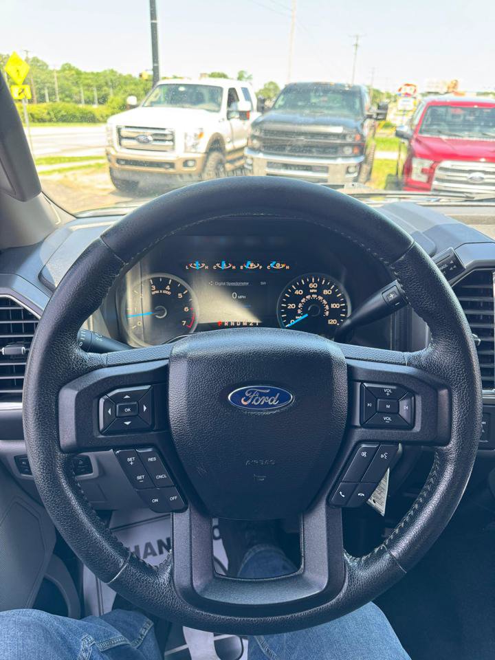 Used 2015 Ford F150 XLT w/ Equipment Group 302A Luxury AWD/4WD image 11