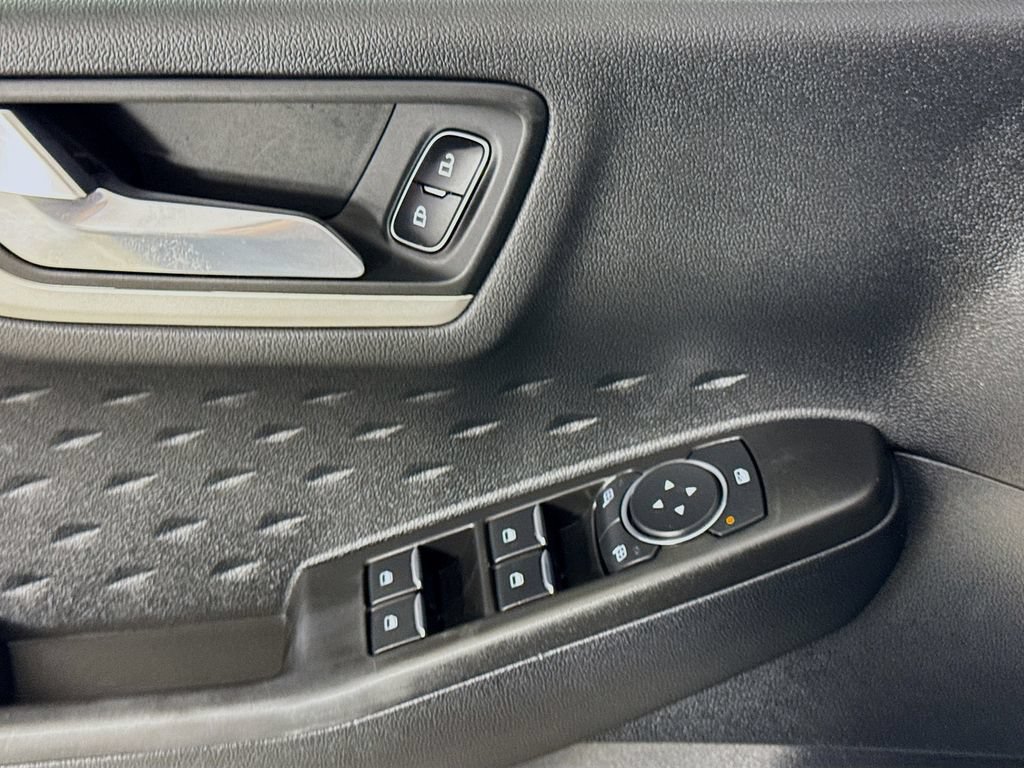 Used 2020 Ford Escape SE FWD image 22