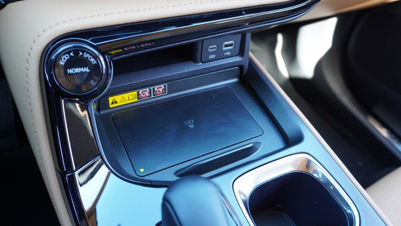 Used 2025 Lexus NX 250 FWD w/ Towing Package (2000 Lbs) image 19