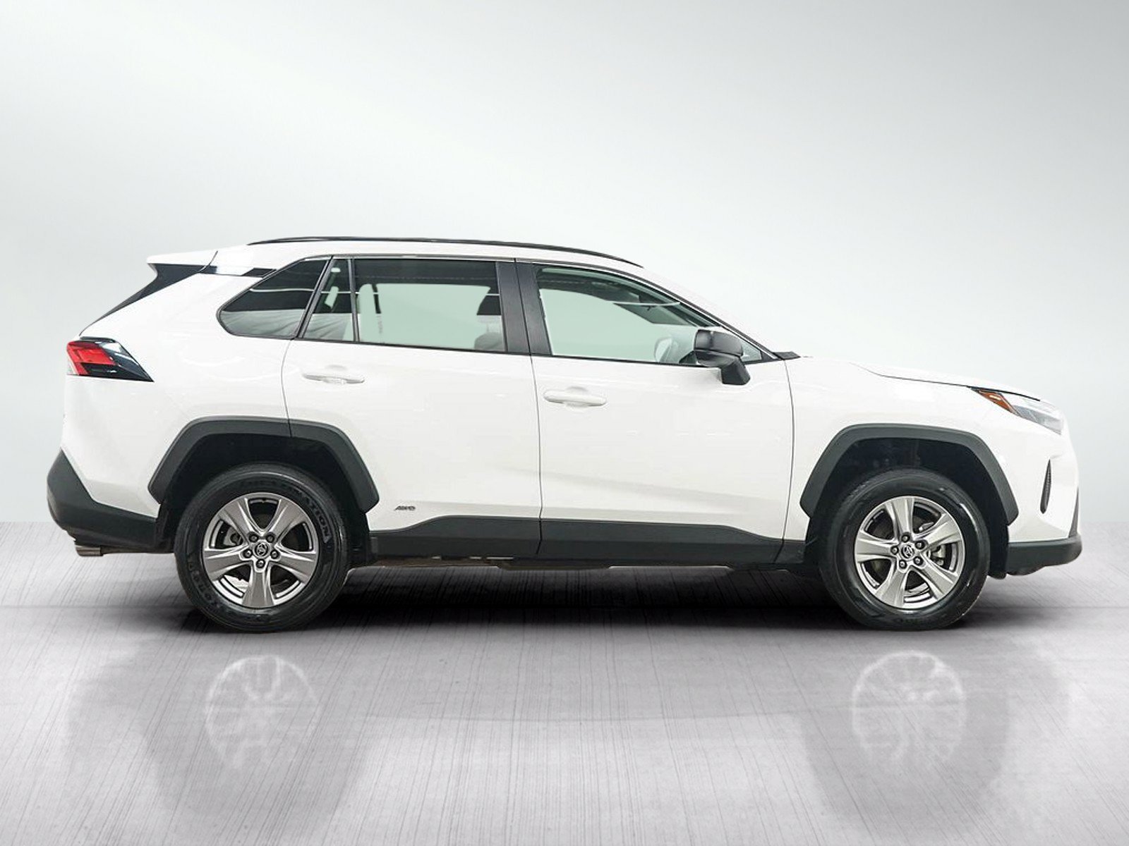 Used 2025 Toyota RAV4 LE AWD/4WD image 6
