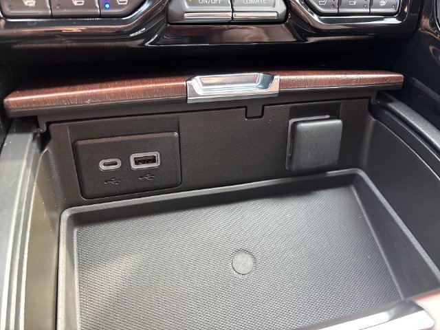 Certified 2023 GMC Yukon Denali Ultimate AWD/4WD image 34