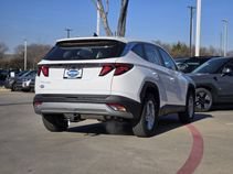Used 2026 Hyundai Tucson SE FWD image 2
