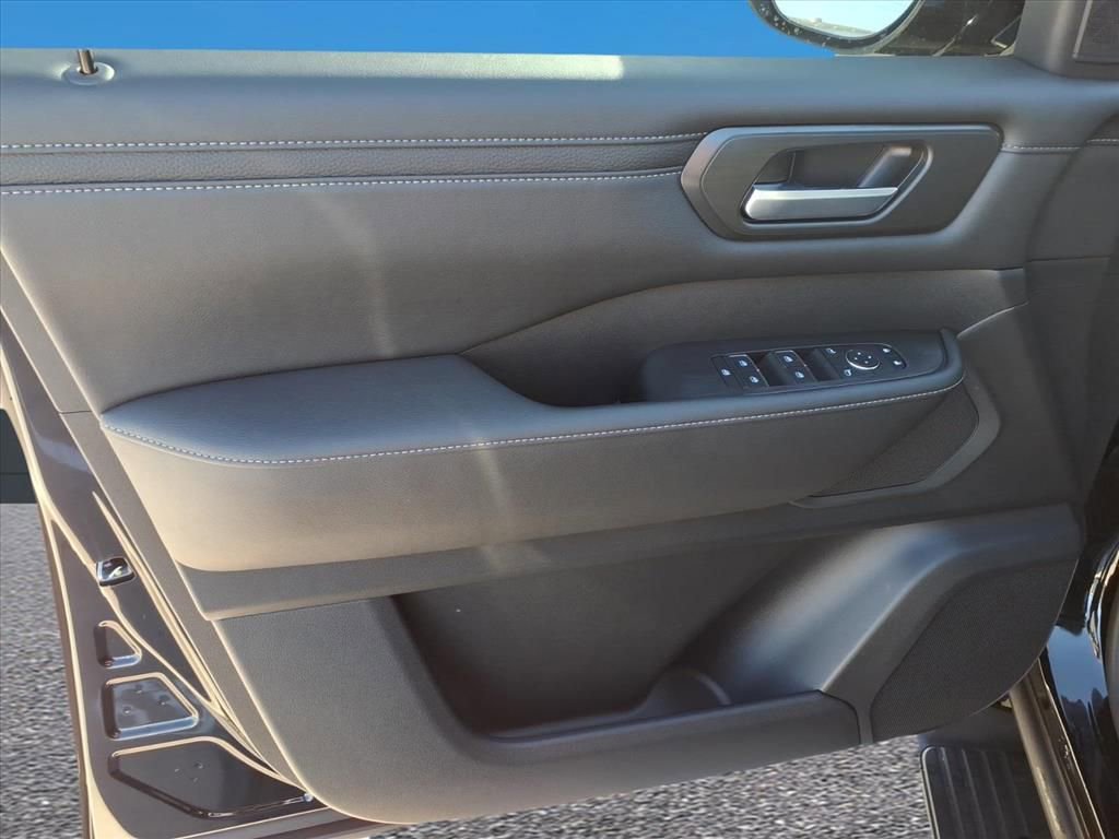 New 2026 Nissan Armada SV image 15