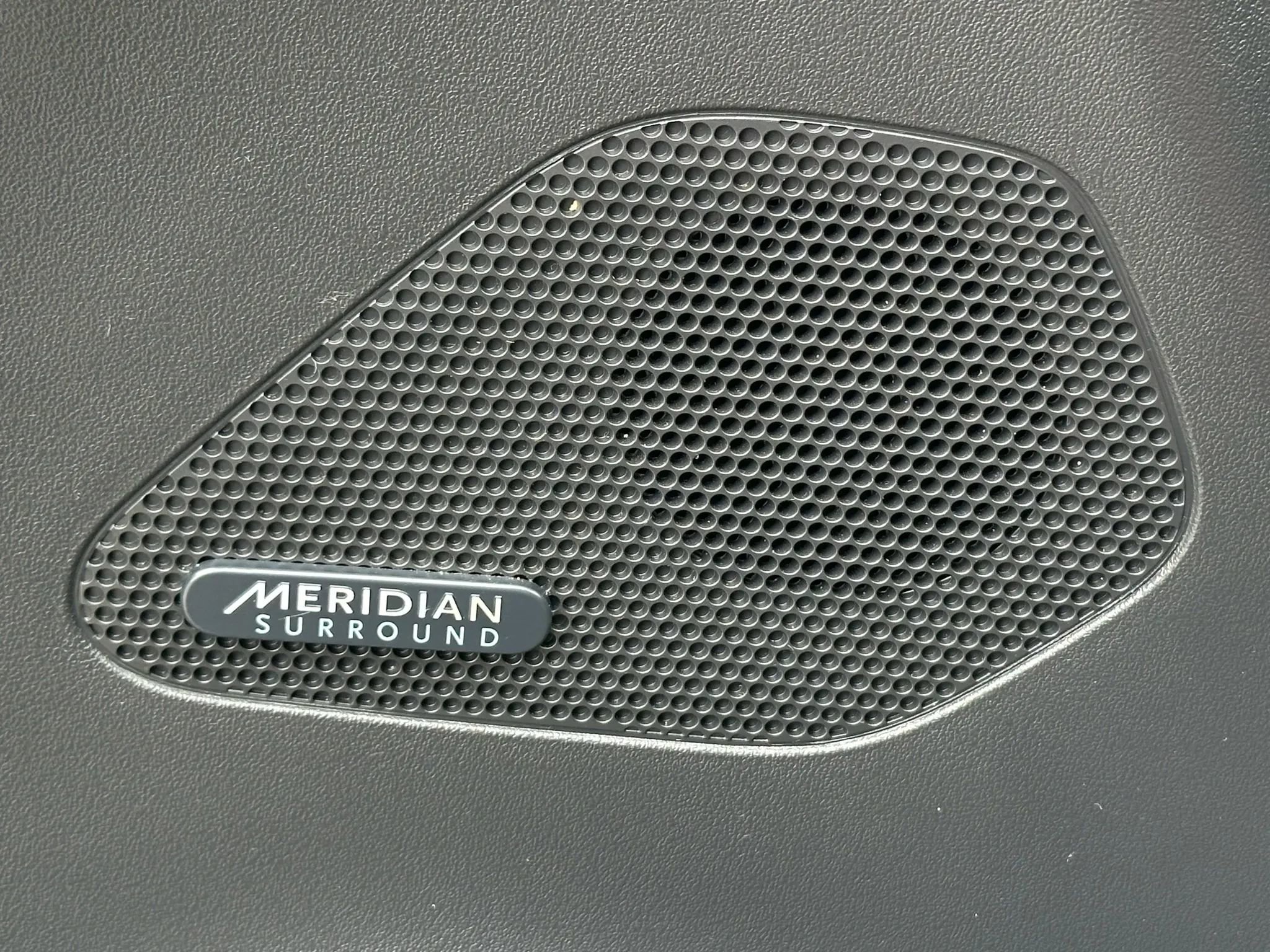 Used 2019 Jaguar F-PACE S image 38