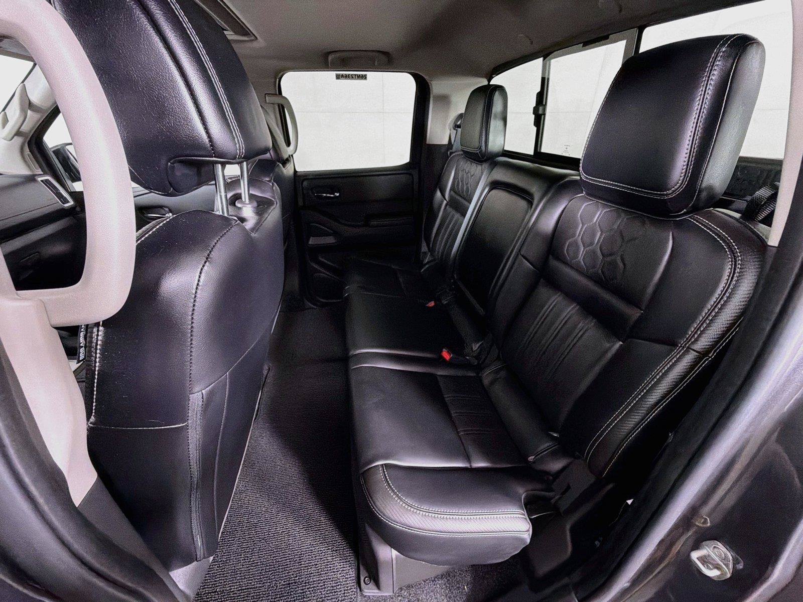 Used 2025 Nissan Frontier SL AWD/4WD image 26