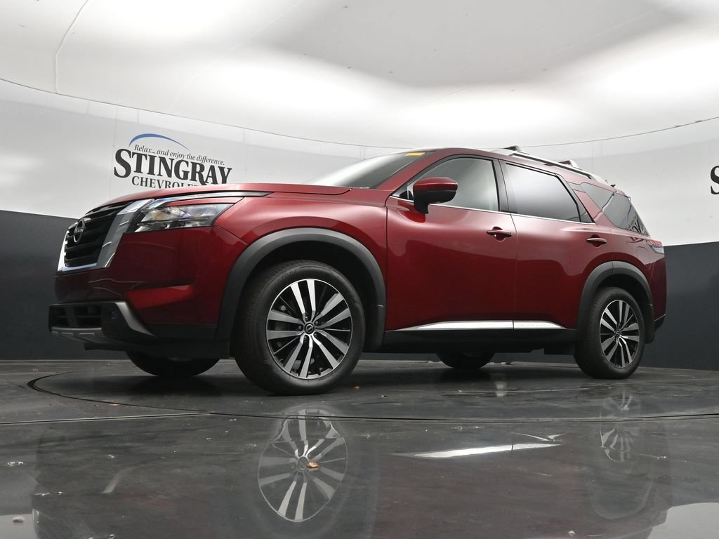 Used 2025 Nissan Pathfinder Platinum w/ Cargo Package FWD image 28