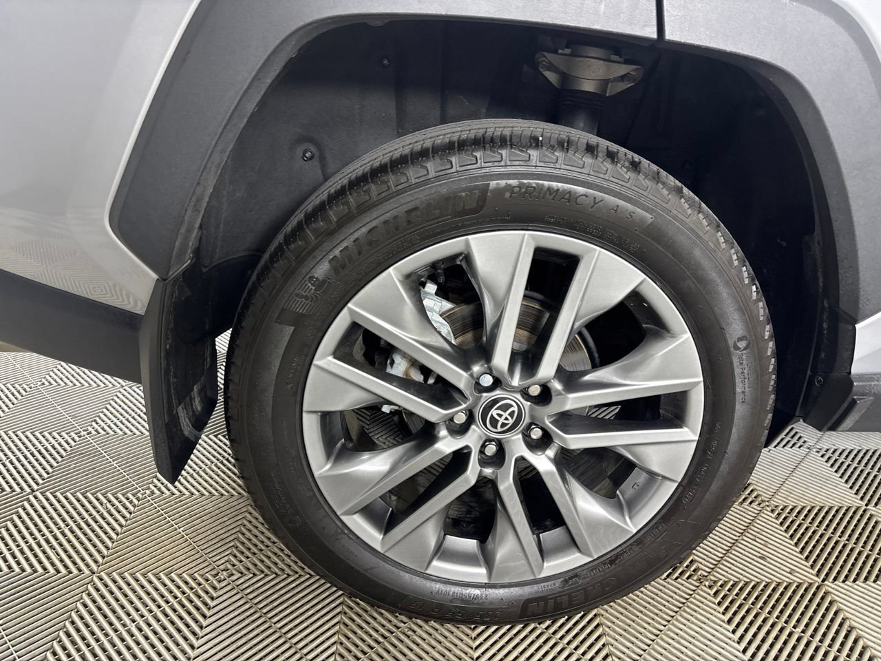 Used 2022 Toyota RAV4 Limited w/ Limited Grade Weather Package AWD/4WD image 32