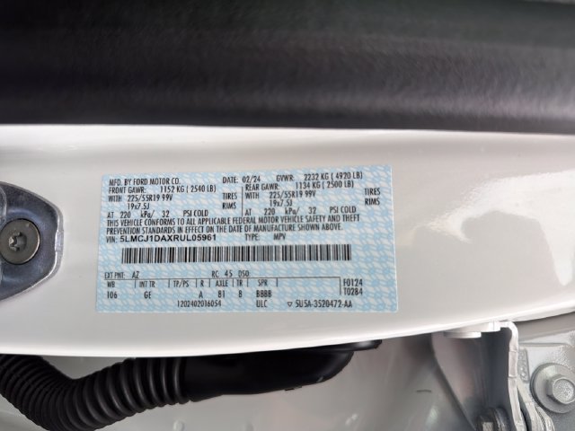 Certified 2024 Lincoln Corsair AWD w/ Equipment Group 101A image 35