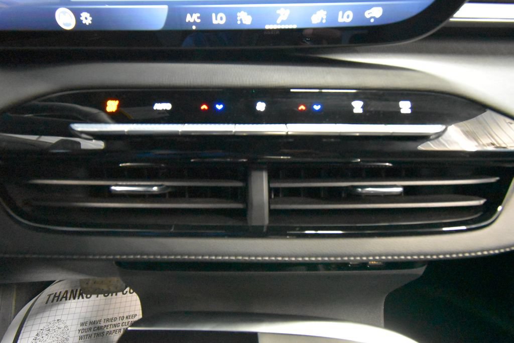 Used 2026 Buick Enclave Sport Touring AWD/4WD image 17
