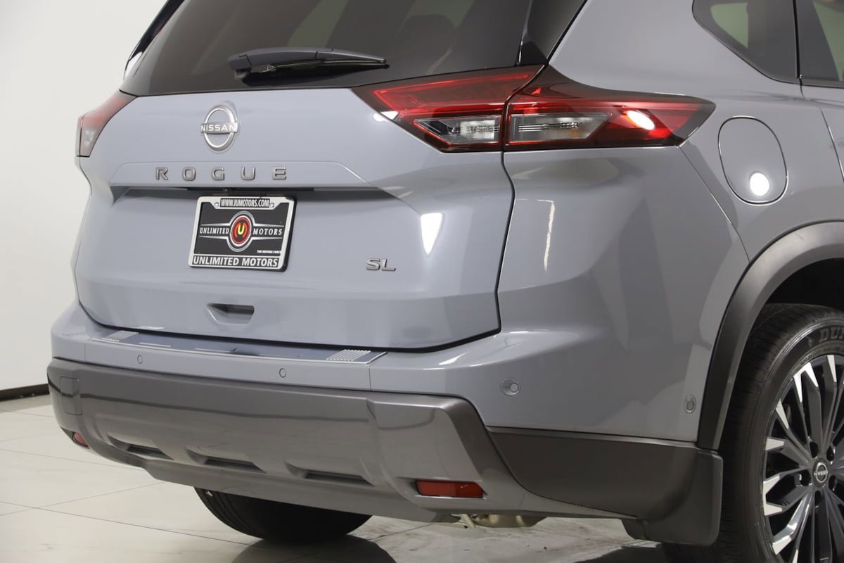 Used 2025 Nissan Rogue SL w/ Tech Package FWD image 47