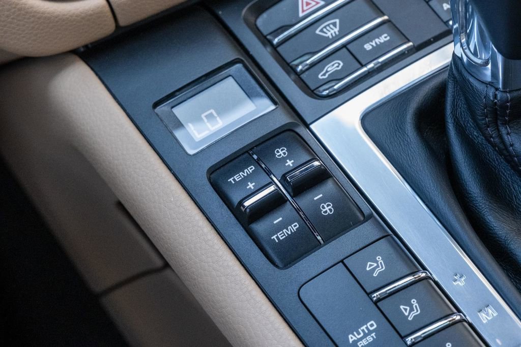 Used 2020 Porsche Macan image 24