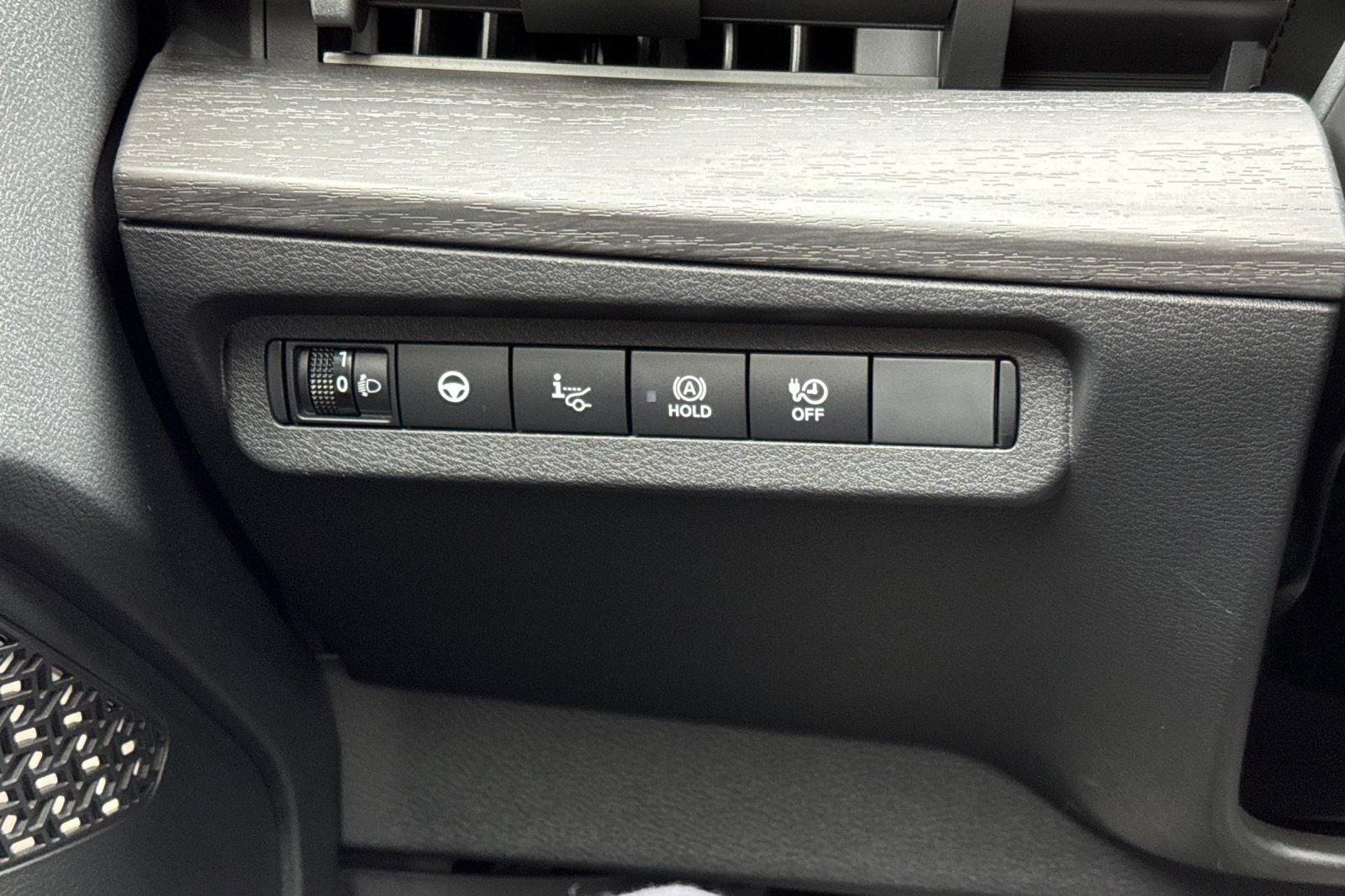 Used 2024 Nissan Ariya FWD image 32