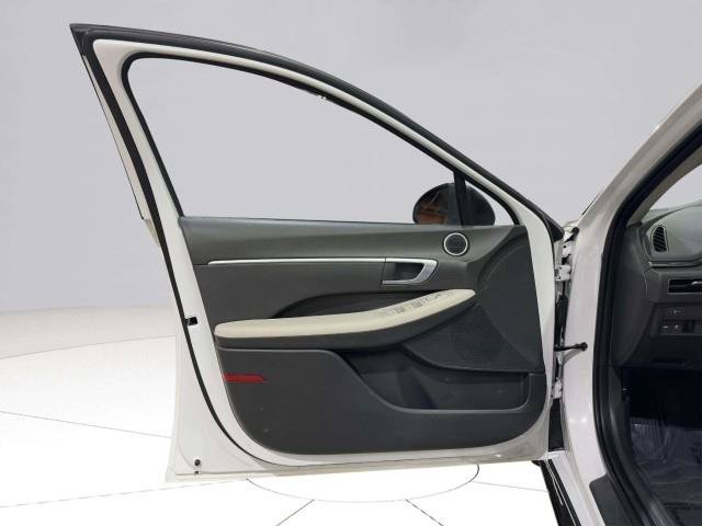 Used 2023 Hyundai Sonata SEL FWD image 13