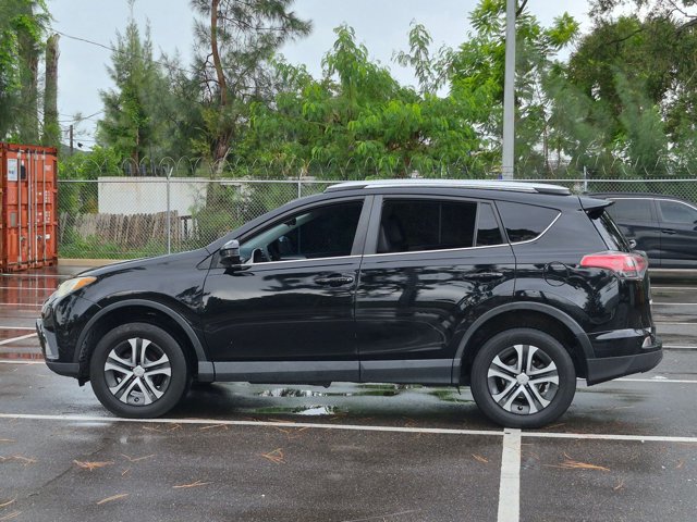 Used 2016 Toyota RAV4 LE AWD/4WD image 5