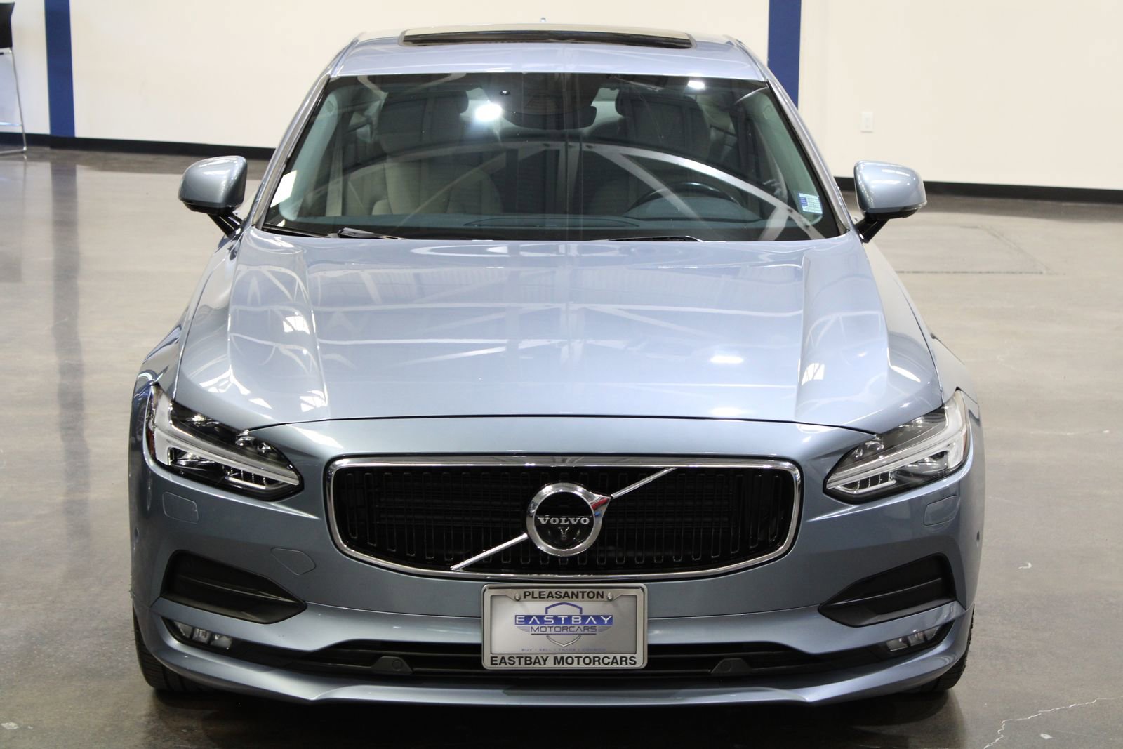 Used 2017 Volvo S90 T6 Momentum w/ Vision Package image 8