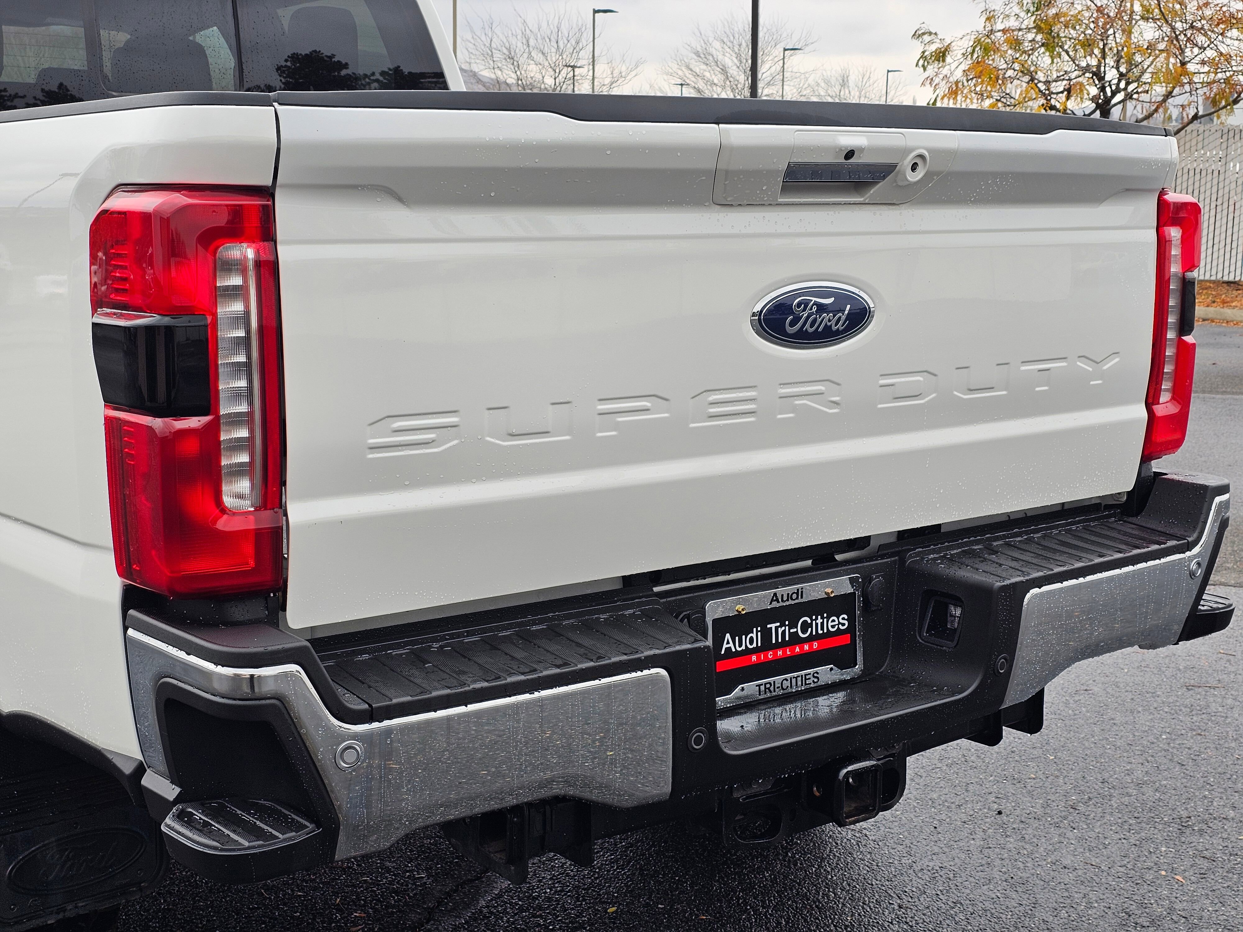 Used 2024 Ford F350 Lariat w/ Lariat Ultimate Package image 7