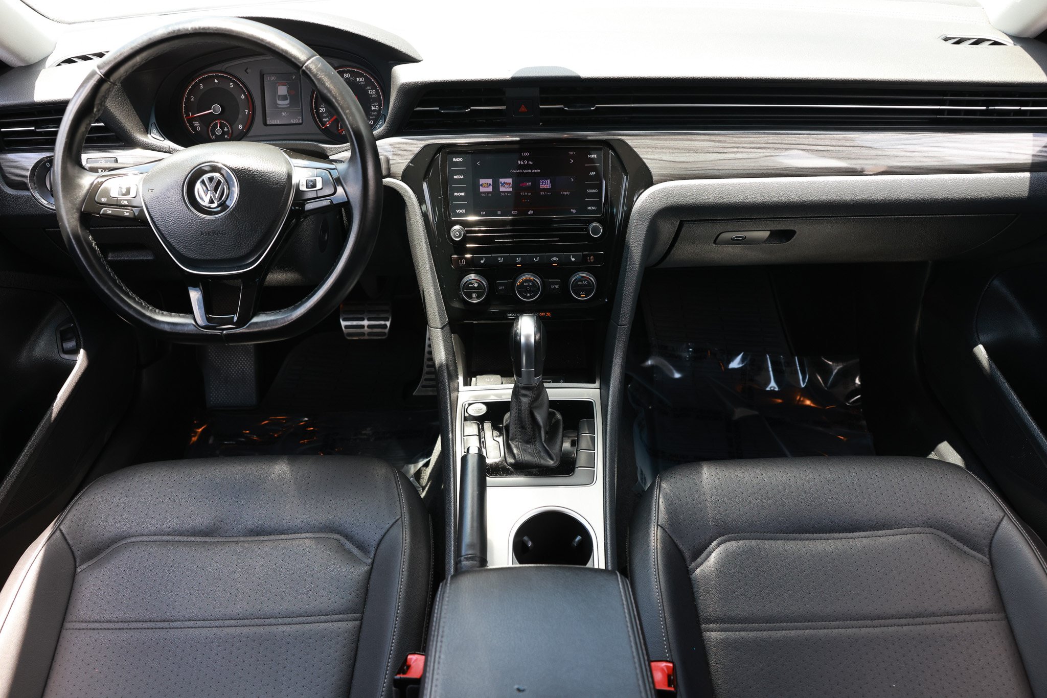 Used 2020 Volkswagen Passat 2.0T R-Line FWD image 2