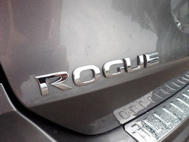 Used 2018 Nissan Rogue SV AWD/4WD image 4