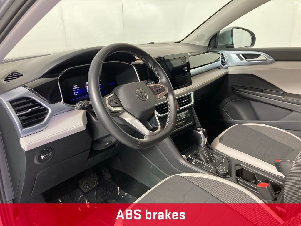 Used 2025 Volkswagen Taos SE AWD/4WD image 14