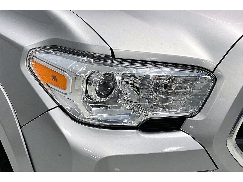 Used 2017 Toyota Tacoma SR5 w/ Tow Package image 29