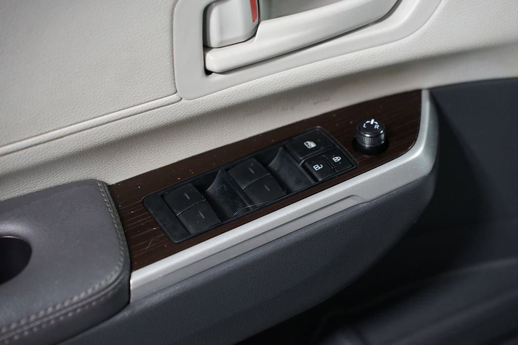 Certified 2024 Toyota Sienna LE image 30