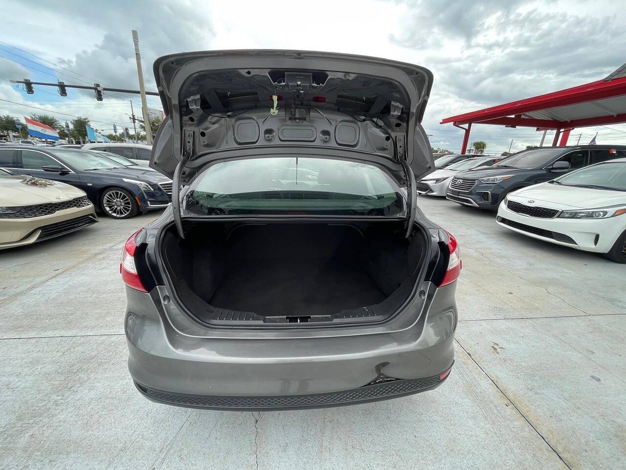 Used 2014 Ford Focus SE FWD image 13