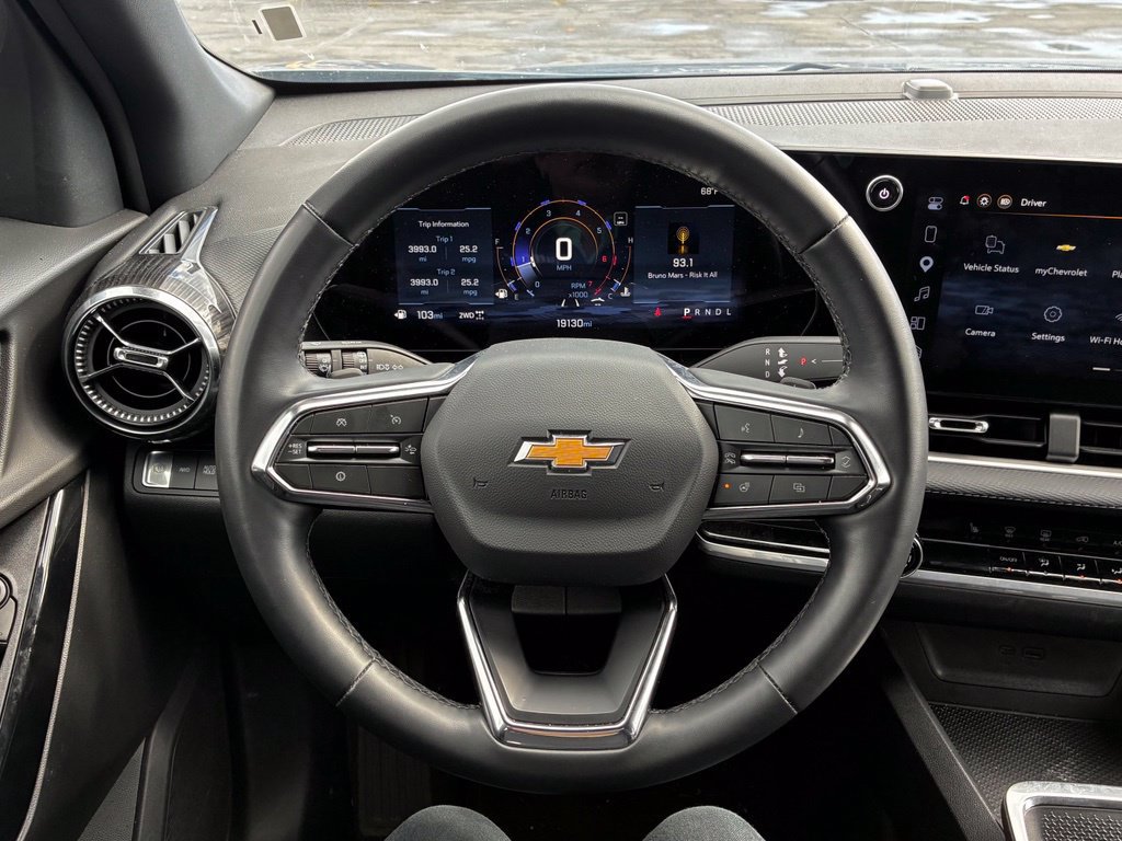 Used 2026 Chevrolet Equinox LT AWD/4WD image 13