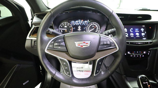 Used 2017 Cadillac XT5 Platinum w/ Driver Assist Package image 21