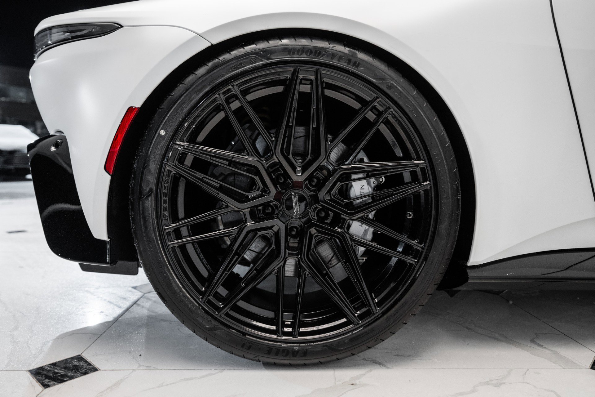 Used 2023 Aston Martin V8 Vantage Roadster image 38