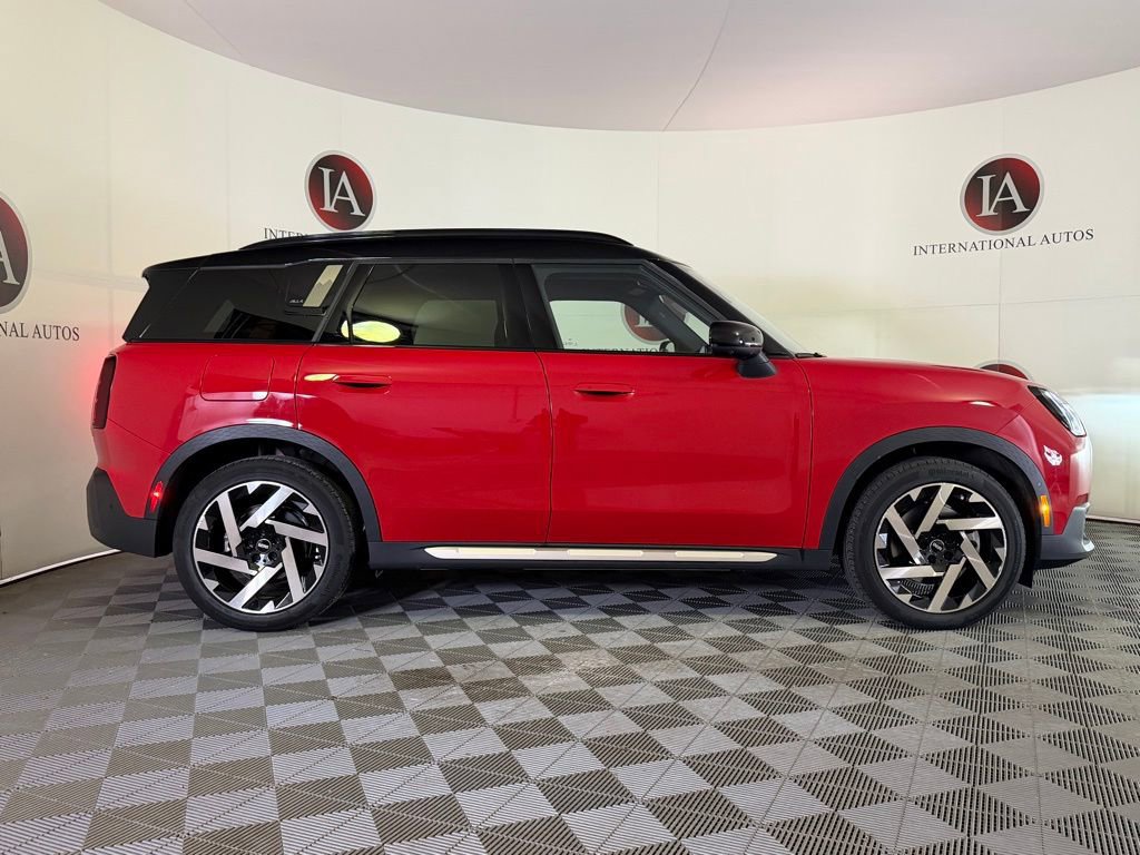 Used 2025 MINI Cooper Countryman SE w/ Comfort Package Max image 9