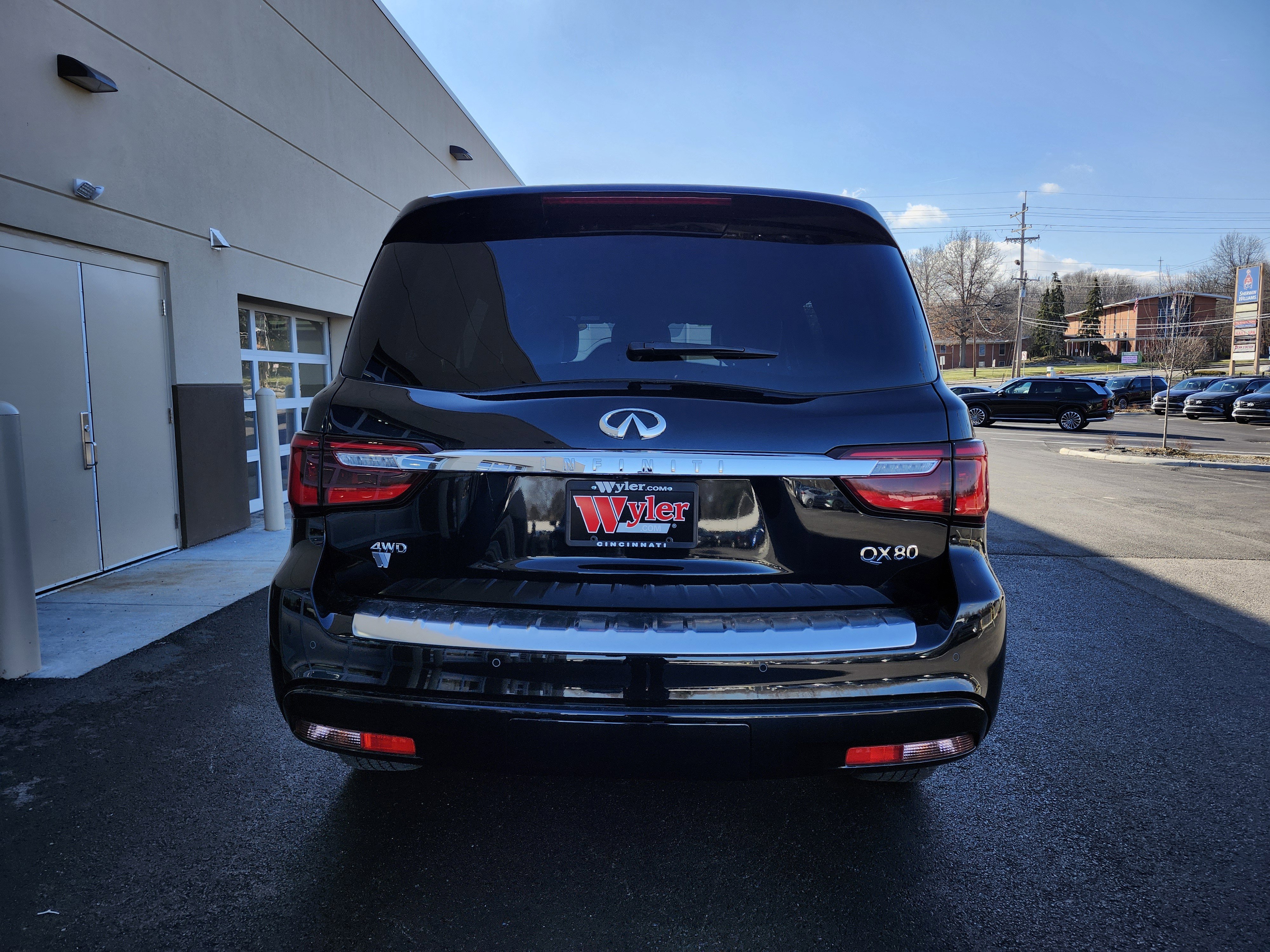 Used 2024 INFINITI QX80 Sensory w/ Cargo Package image 34