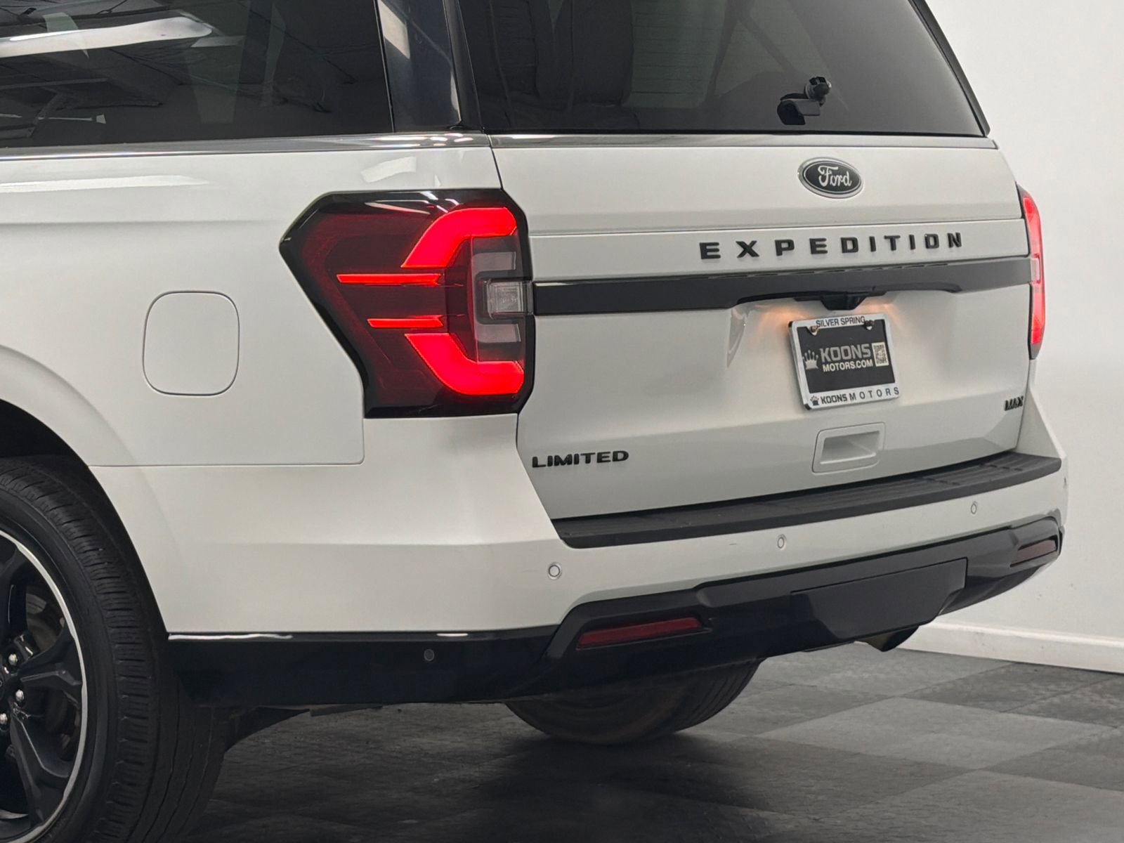 Used 2022 Ford Expedition Max Limited image 7