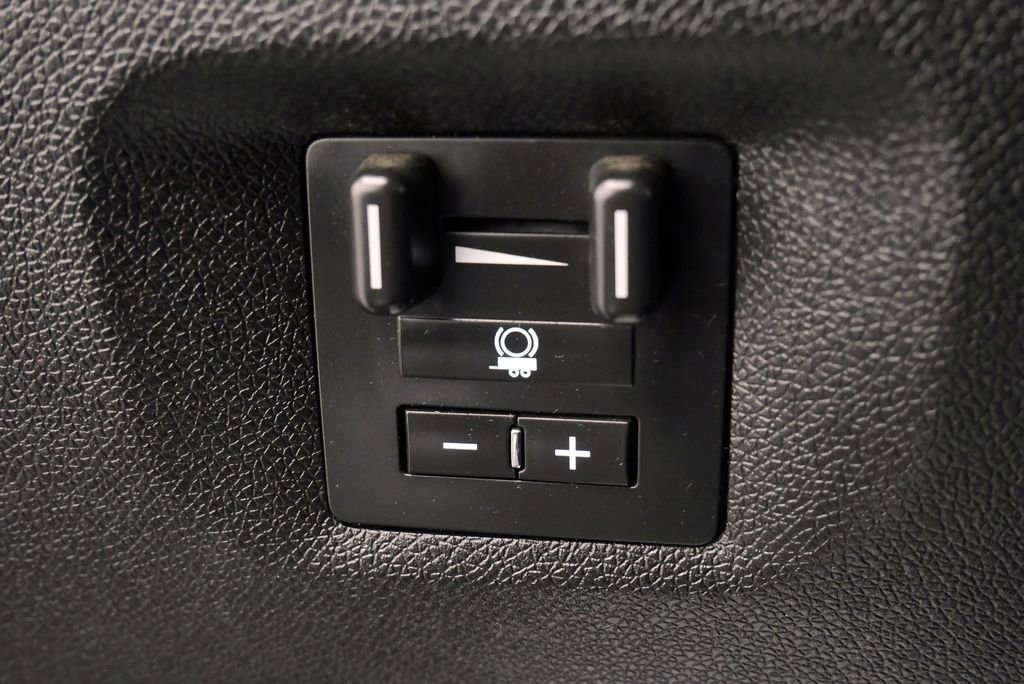 Used 2013 Chevrolet Silverado 2500 LT w/ Interior Plus Package image 28