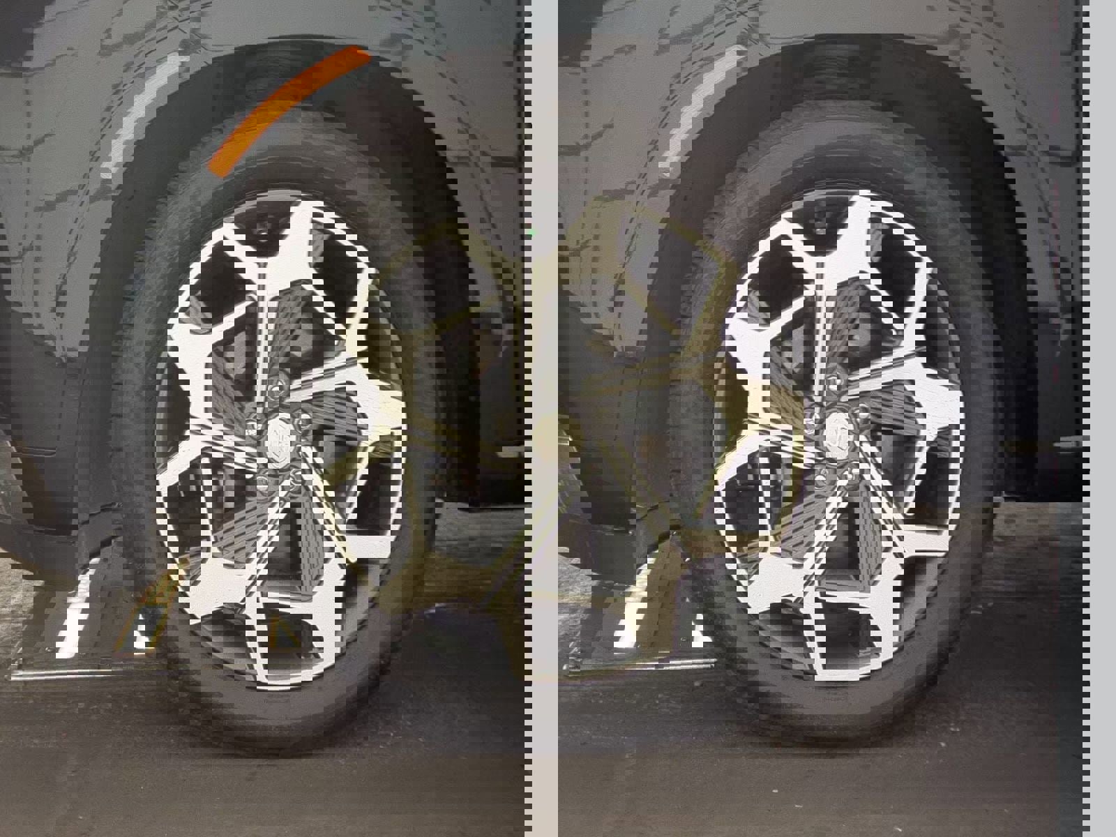 Used 2022 Hyundai Palisade Calligraphy image 7