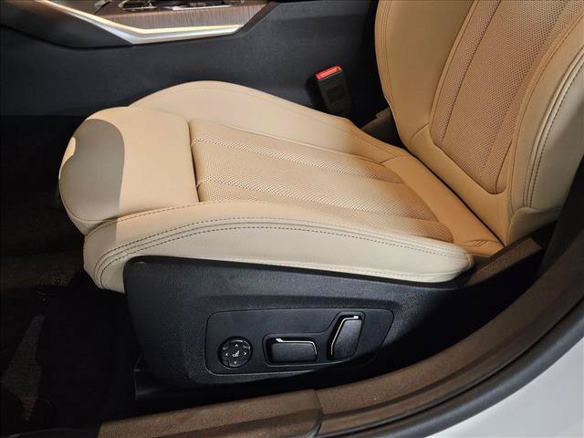 Certified 2026 BMW 330i Sedan w/ Premium Package RWD image 4