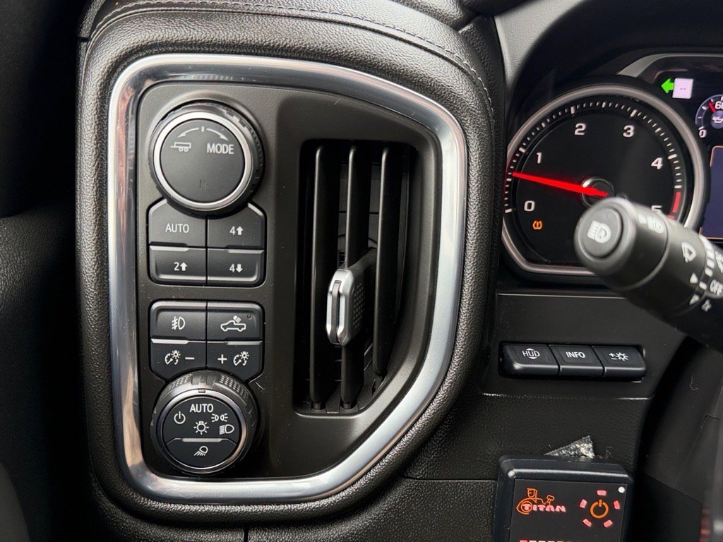 Used 2020 Chevrolet Silverado 3500 High Country image 25