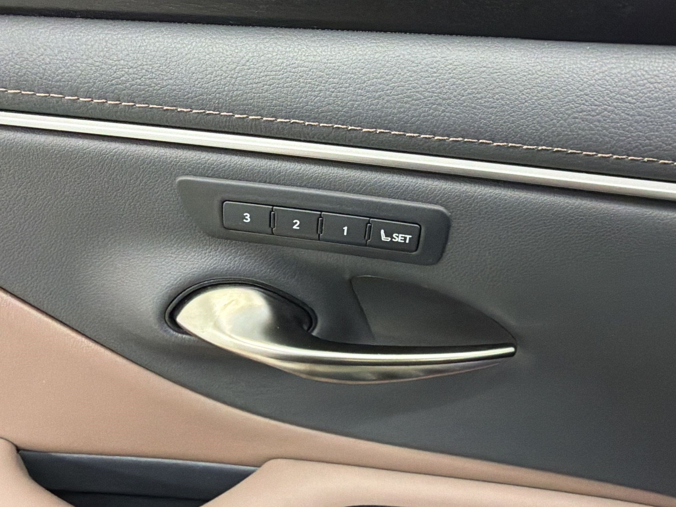 Certified 2023 Lexus ES 250 w/ Premium Package AWD/4WD image 21