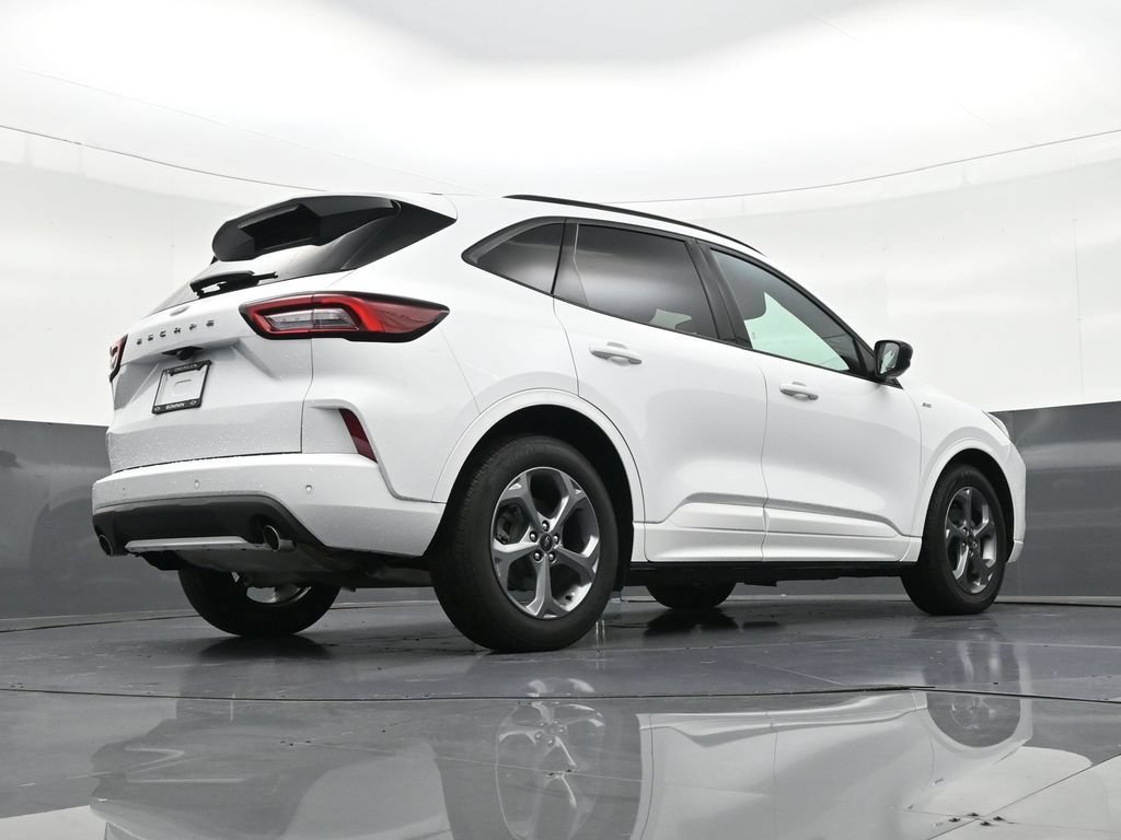 Used 2023 Ford Escape ST-Line w/ Tech Pack #1 FWD image 27