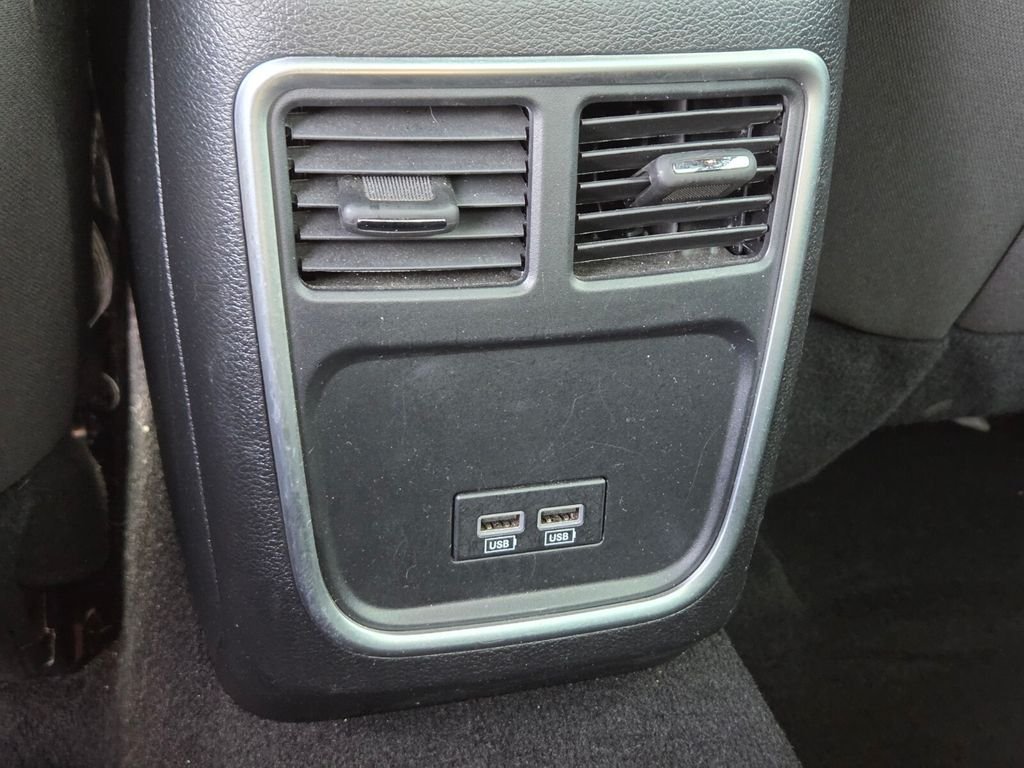 Used 2023 Dodge Charger SXT RWD image 16