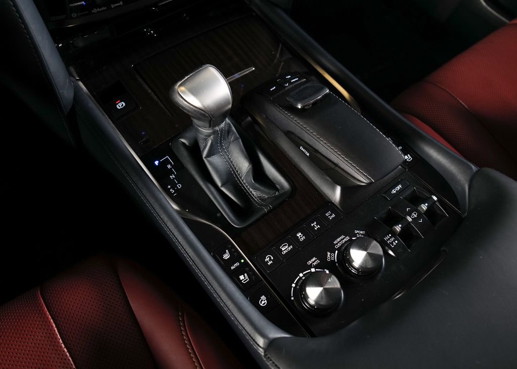 Used 2018 Lexus LX 570 4WD image 22