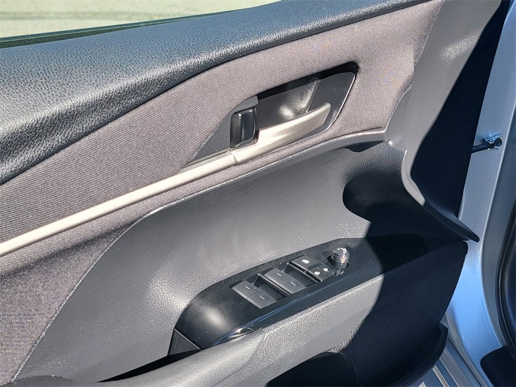 Used 2025 Toyota Camry LE image 14