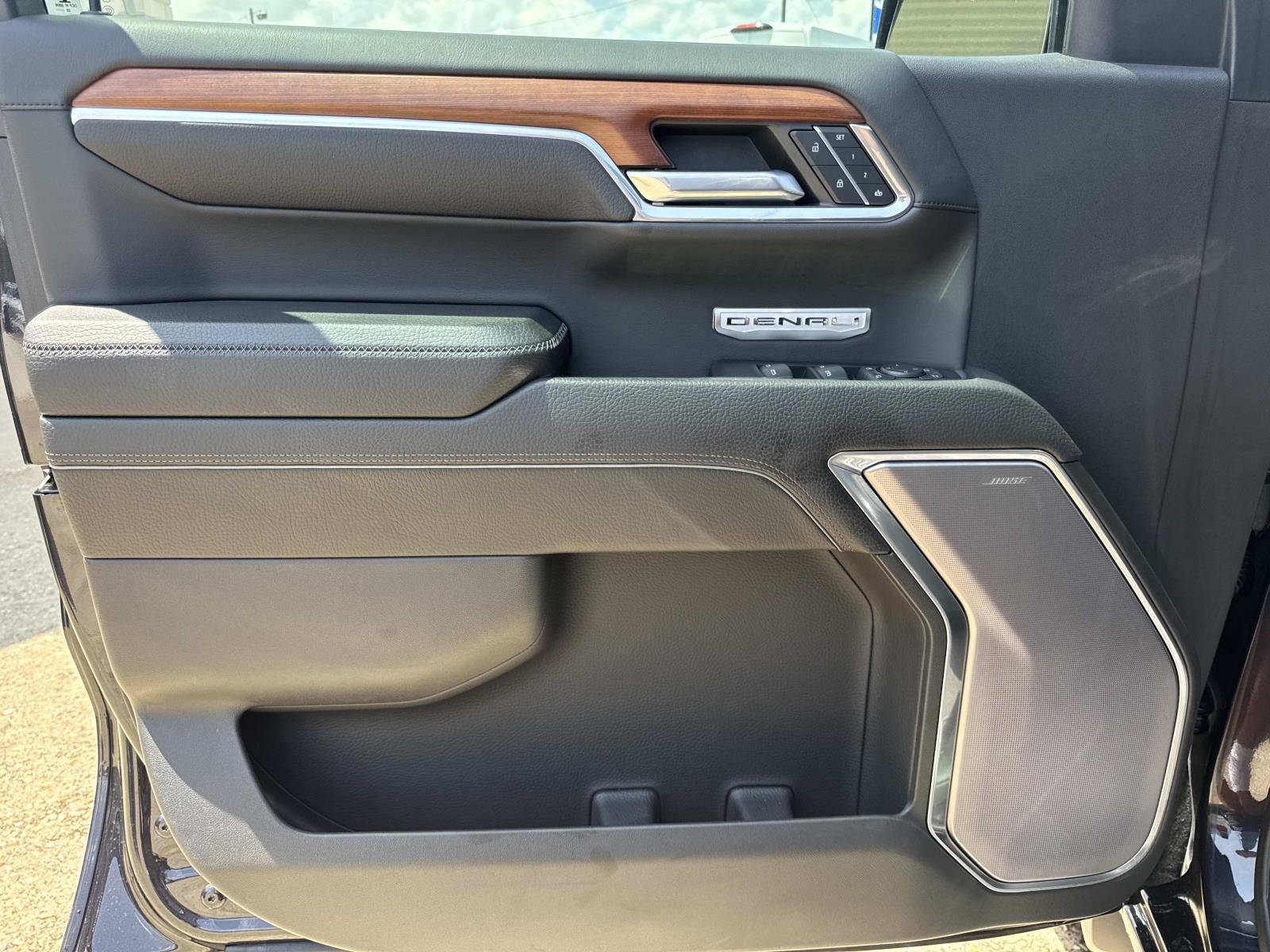 Used 2022 GMC Sierra 1500 Denali AWD/4WD image 17