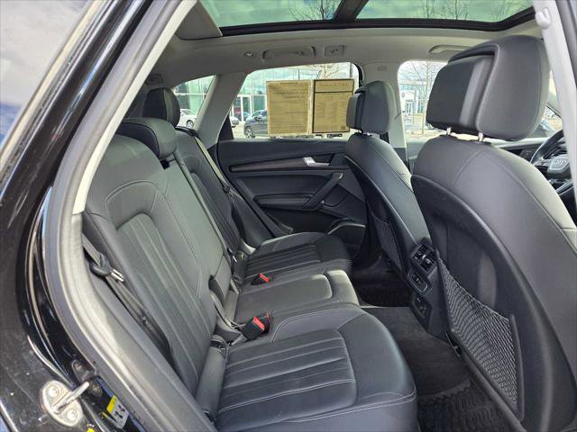 Used 2021 Audi Q5 2.0T Premium Plus w/ Premium Plus Package AWD/4WD image 12