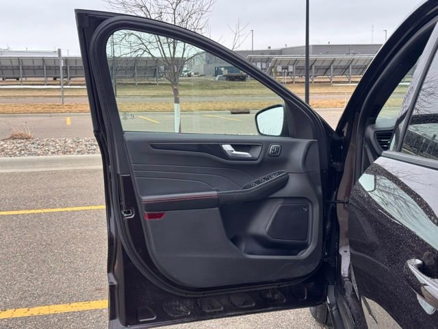 Certified 2023 Ford Escape ST-Line Elite w/ Premium Technology Package image 4