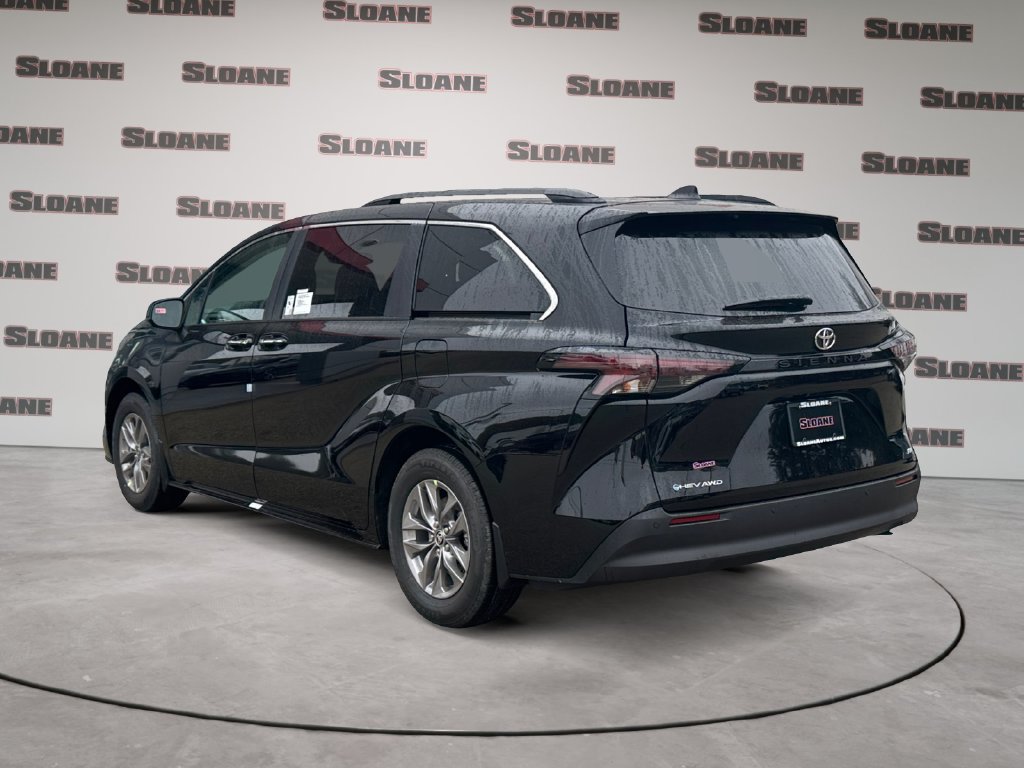 New 2026 Toyota Sienna XLE AWD/4WD image 3