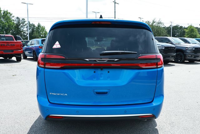 New 2027 Chrysler Pacifica Select FWD image 7