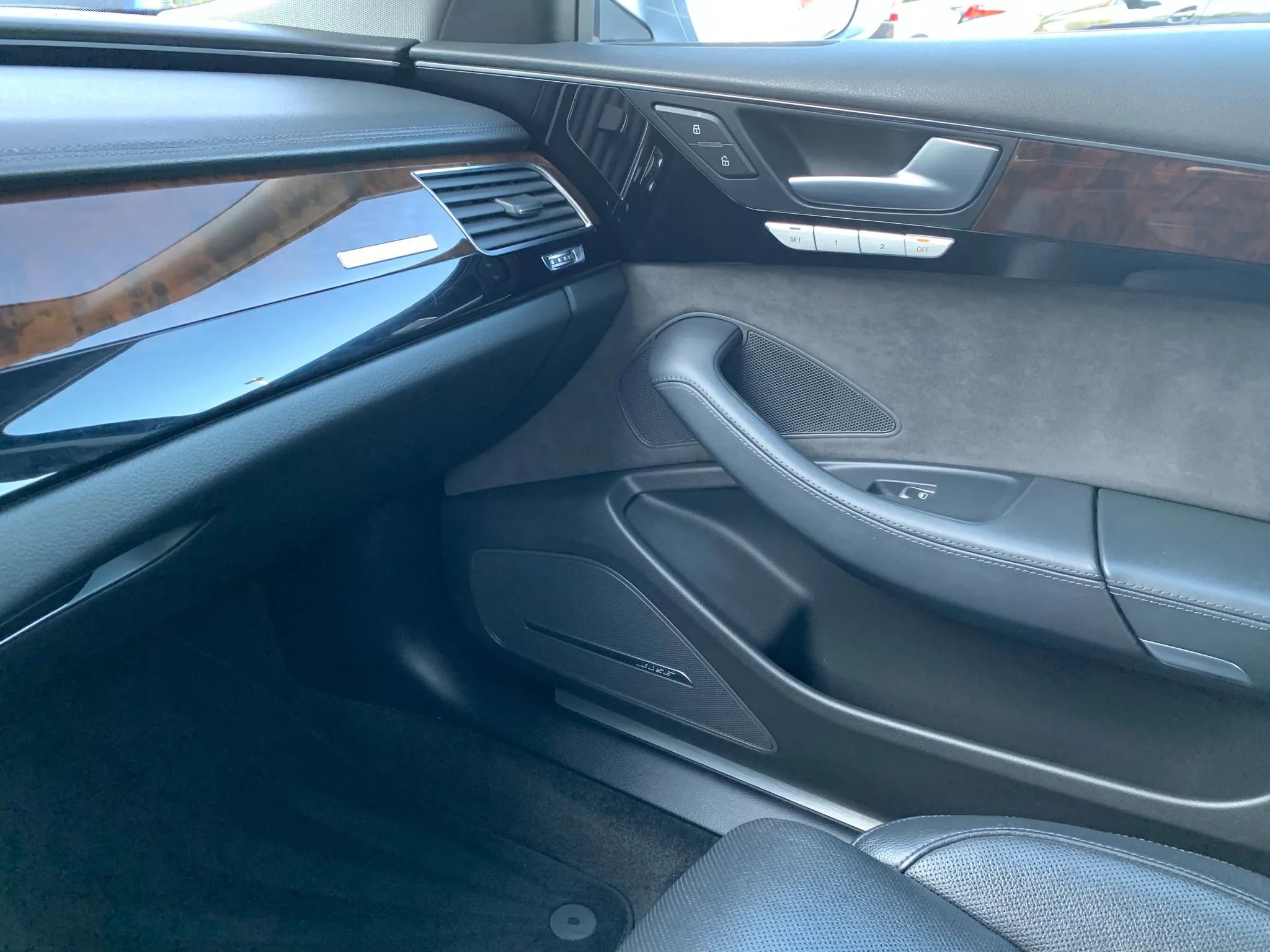 Used 2015 Audi A8 L 4.0T w/ Premium Package AWD/4WD image 21